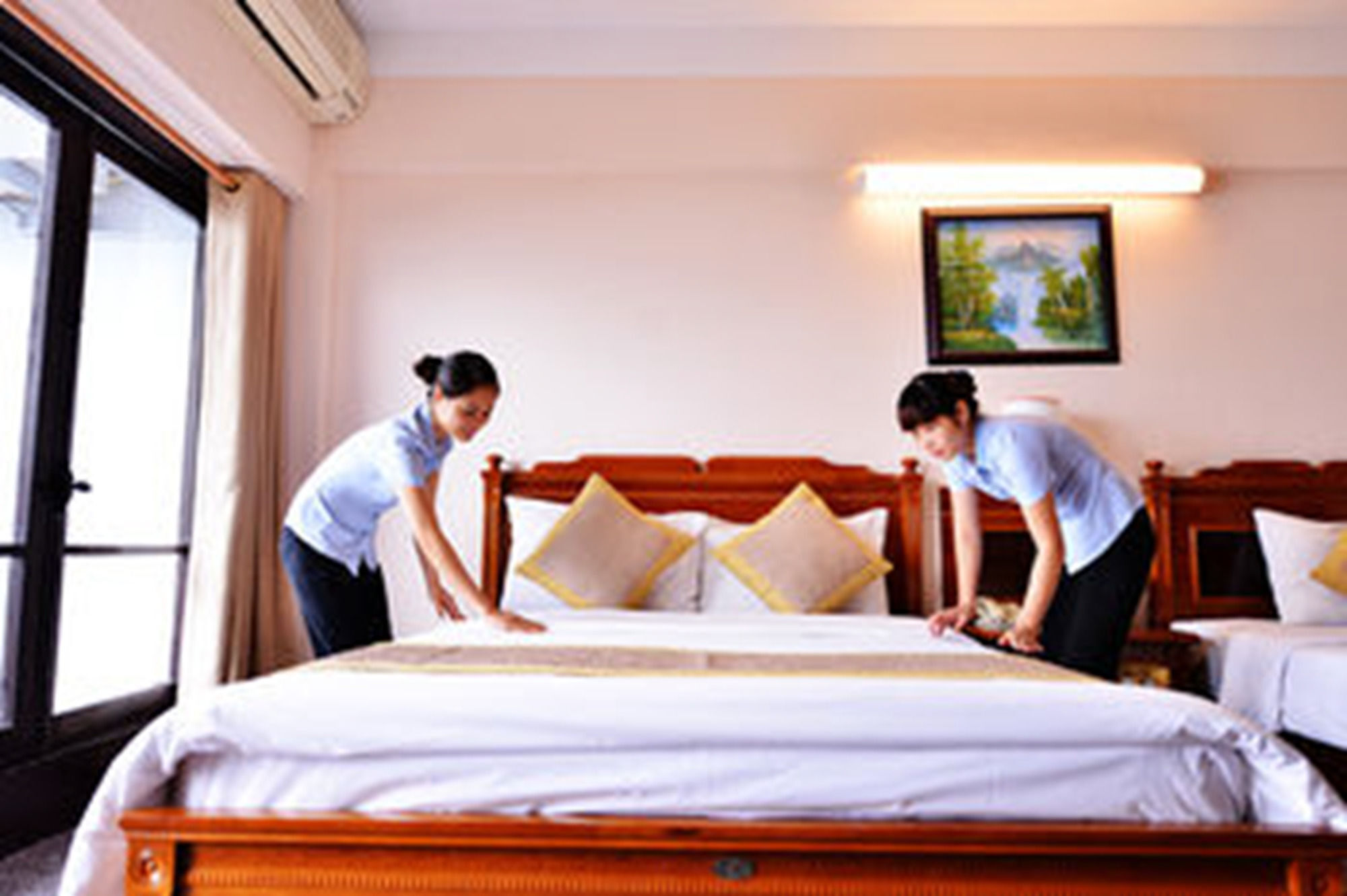 Grand Ha Long Hotel Bagian luar foto